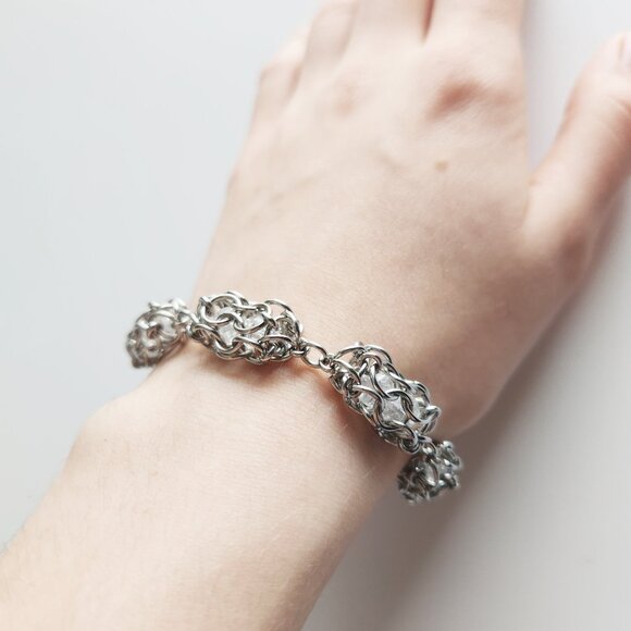 Elegant antique style chainmaille caged beads chunky silver bracelet - Picture 2 of 9
